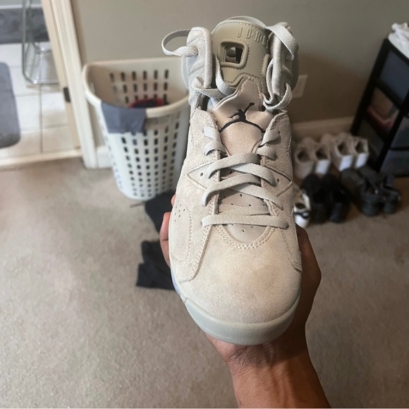 Georgetown Jordan 6 - Picture 4 of 5